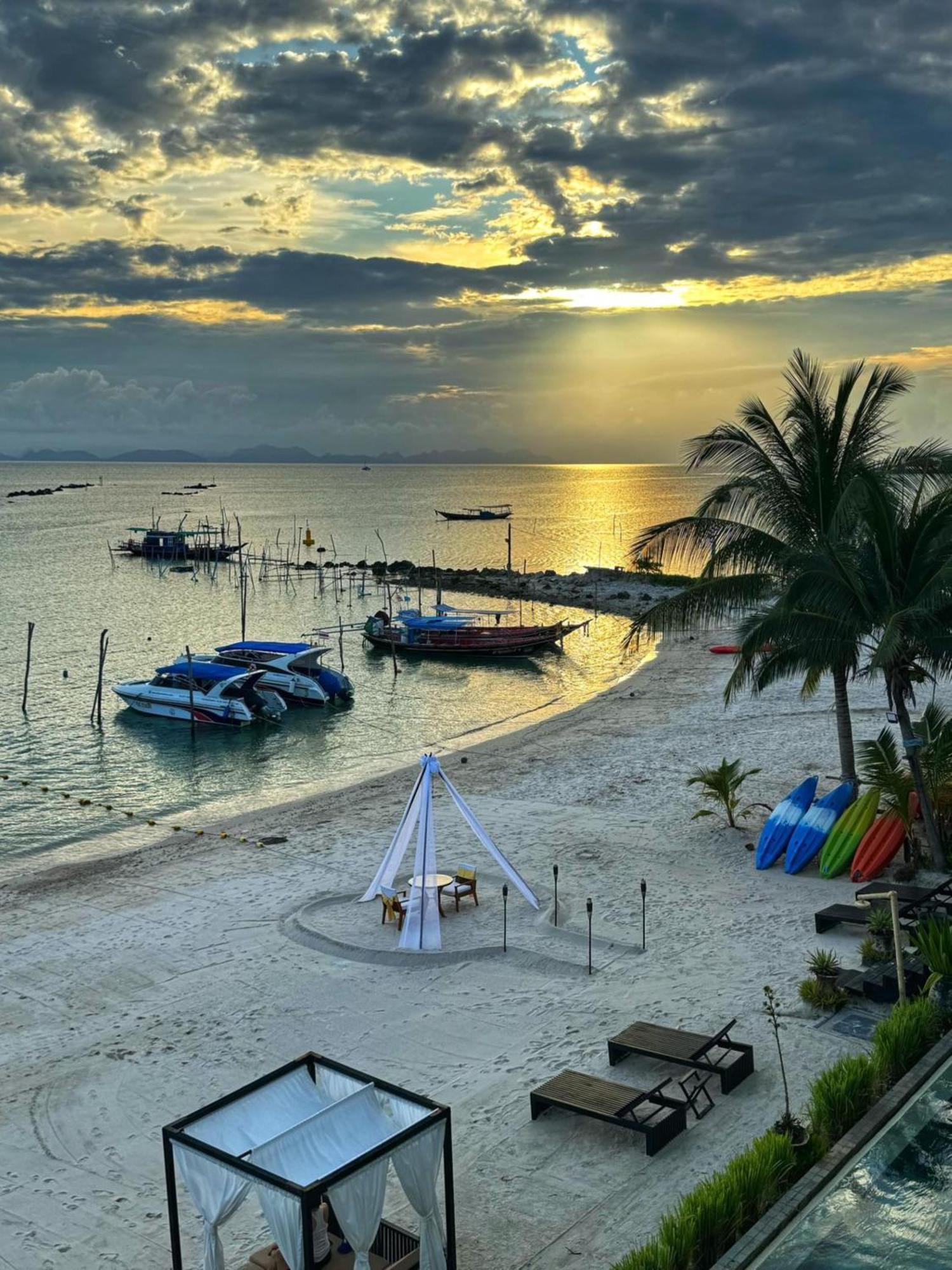 The Beach Samui Hotel Taling Ngam  Exterior photo